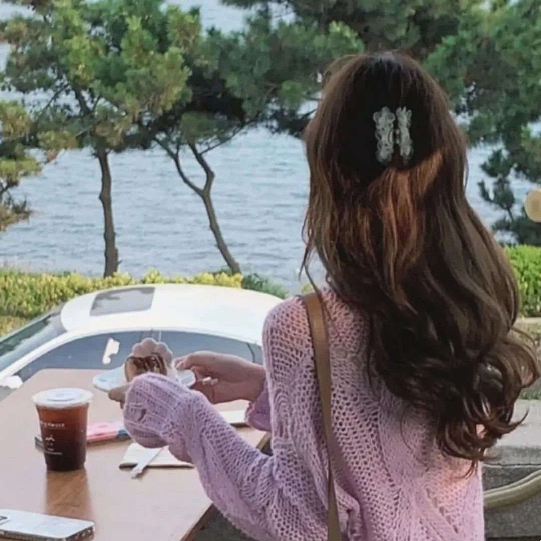 梨花落尽又逢君